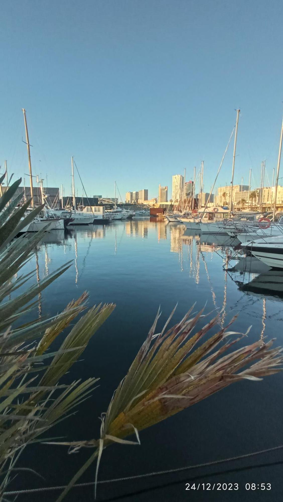 Best Barcelona Boat Experience ซานต์อาเตรียเดเบซอซ ภายนอก รูปภาพ